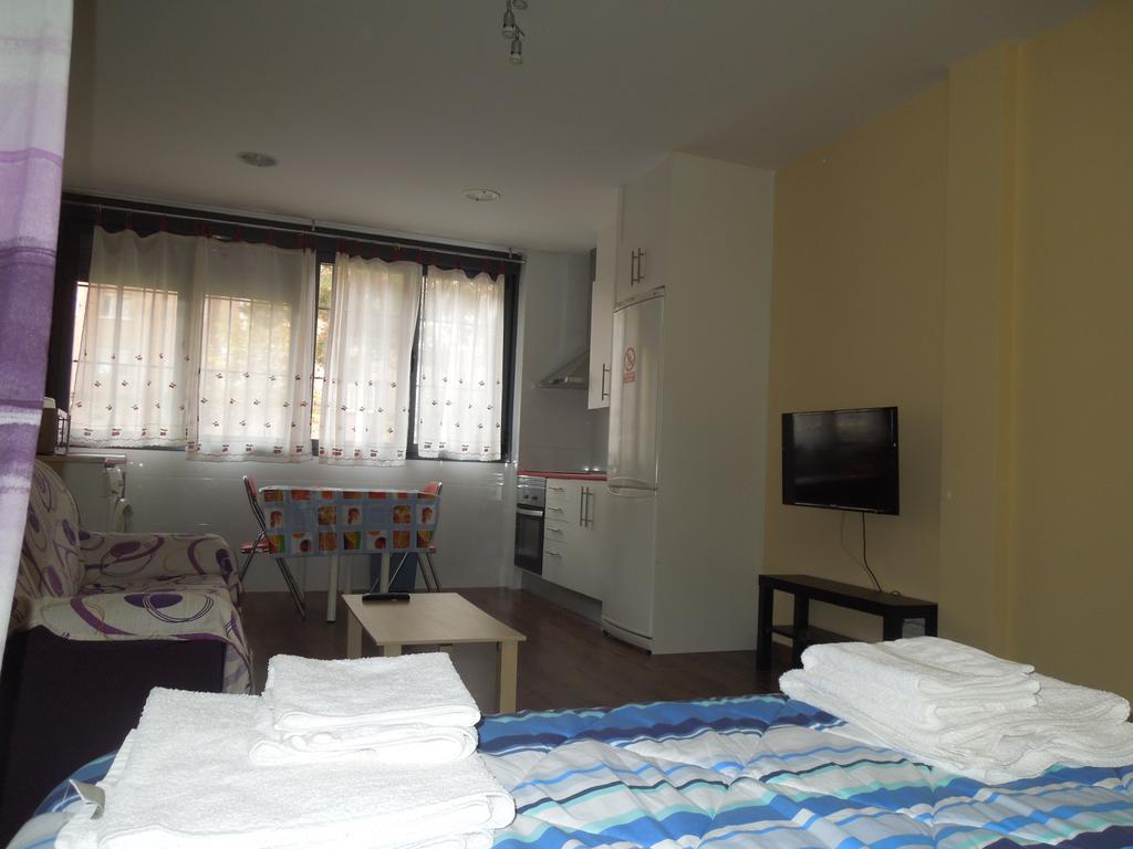 Apartamento Cuatro Torres マドリード エクステリア 写真